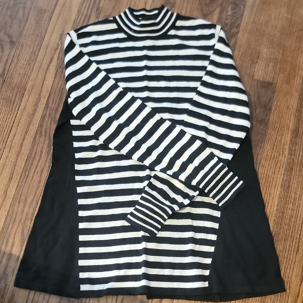 Susan Graver Monochrome Striped Top